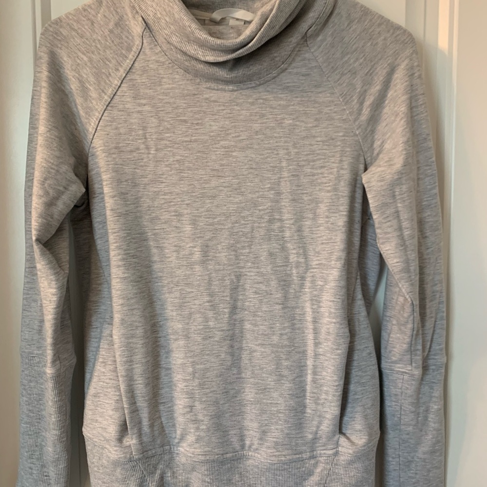 Women's Lululemon Sweatshirt